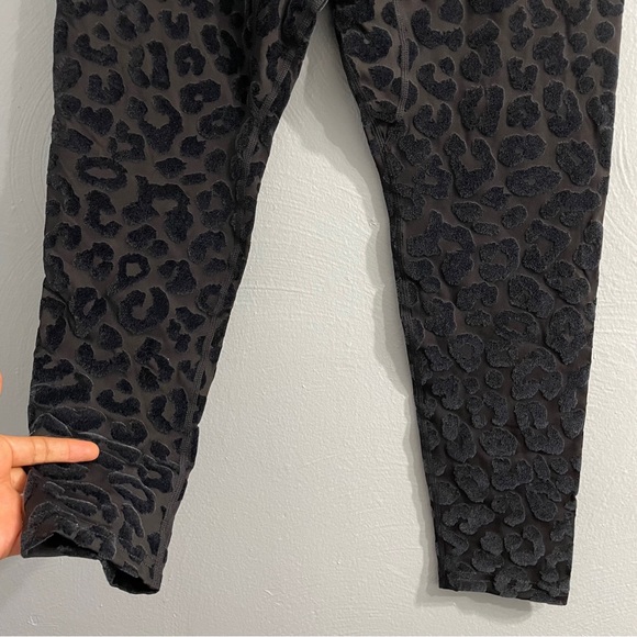 Vitality Balance Athletica animal Kingdom Lux Panther Velvet Legging 2 piece set - Picture 7 of 15